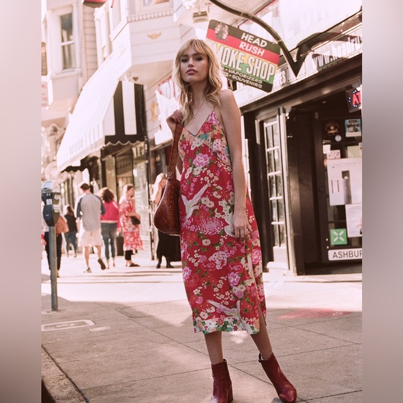 ‼️HOLD‼️🌹Delilah slip dress S🌹 - Picture 2 of 11